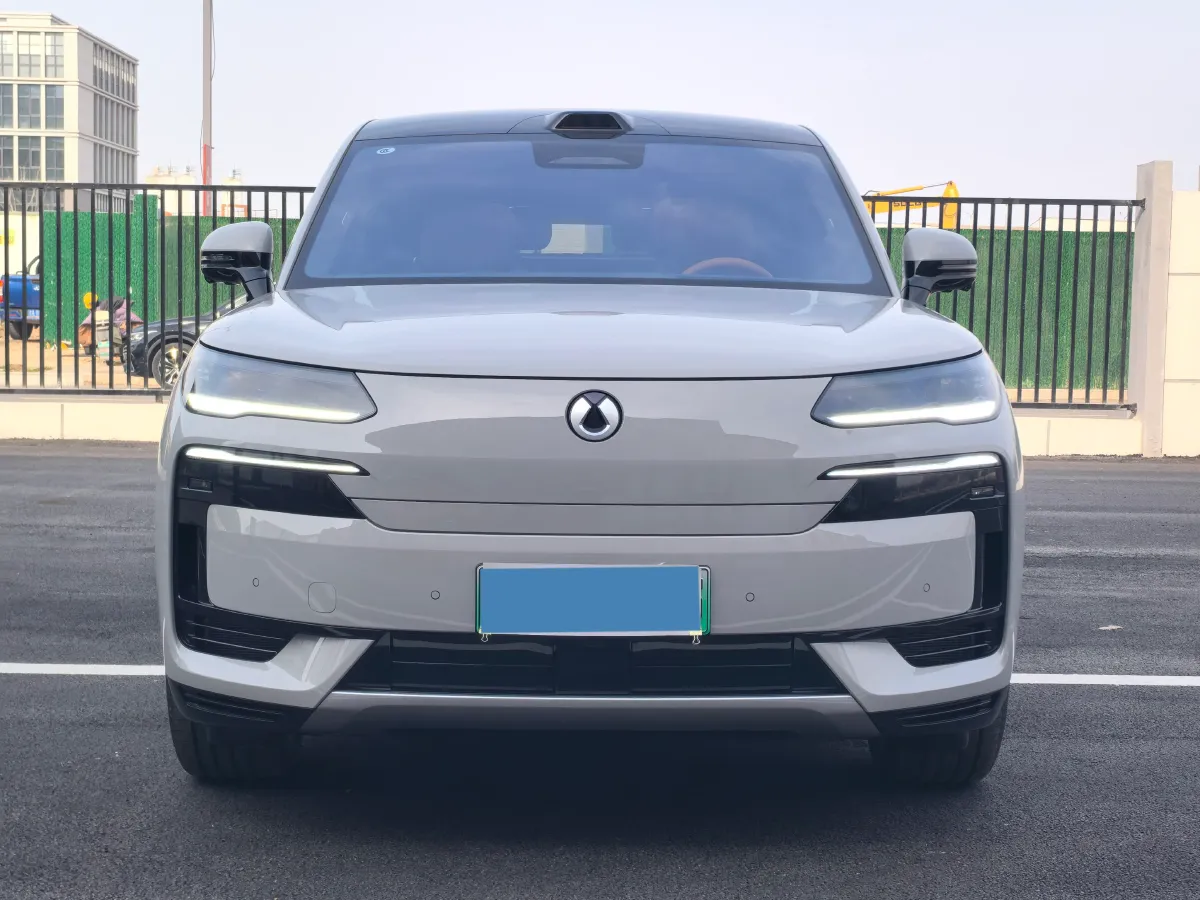 2026 Denza DenzaN9 2.0T 207HP L4 E-CVT PHEV,autocango,china used car exporter,china ev exporter,chinese used car exporter,chinese used ev exporter