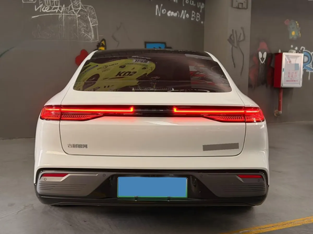 2025 Geely Galaxy Starshine 8 1.5T 163HP L4 3DHT PHEV 27.69KWH,autocango,china used car exporter,china ev exporter,chinese used car exporter,chinese used ev exporter