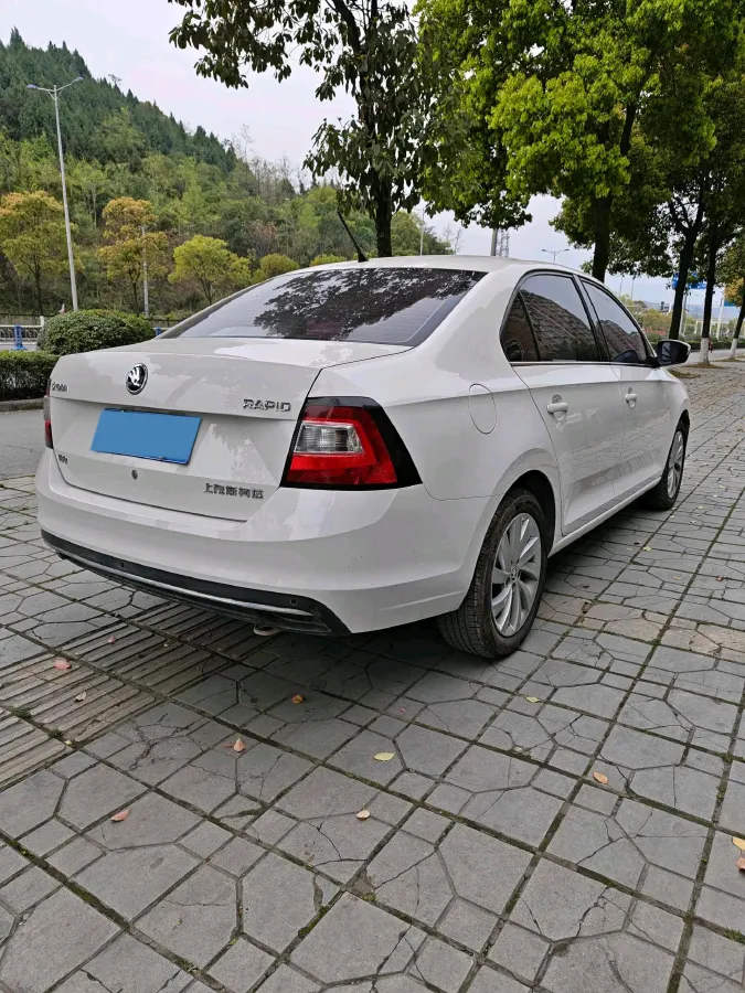 2018 Skoda Rapid 1.6L 110HP L4 5MT,autocango,china used car exporter,china ev exporter,chinese used car exporter,chinese used ev exporter