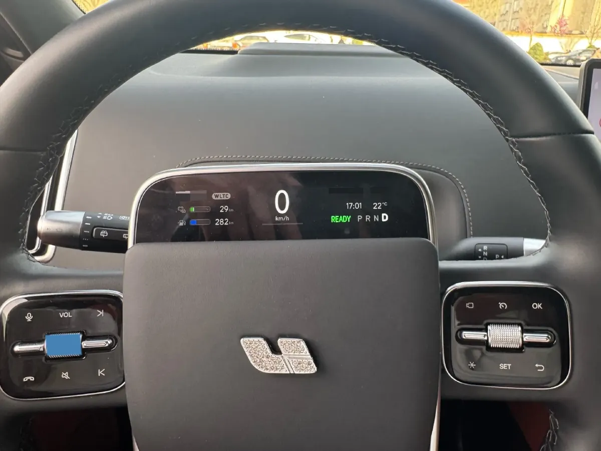 2024 Volvo S60 2.0T 197HP L4 7DCT,autocango,china used car exporter,china ev exporter,chinese used car exporter,chinese used ev exporter