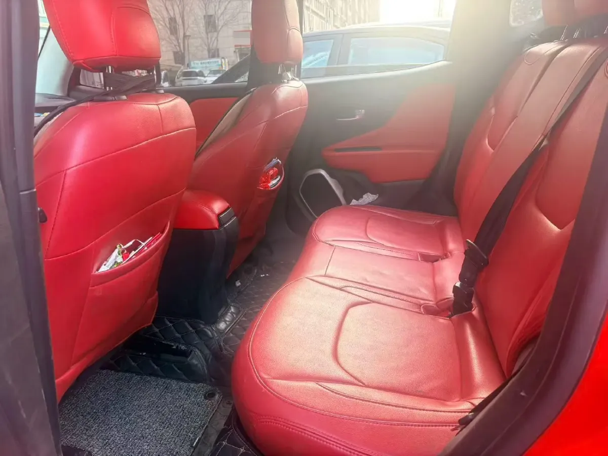 2018 Jeep Renegade 2.0L 148HP L4 9AT,autocango,china used car exporter,china ev exporter,chinese used car exporter,chinese used ev exporter