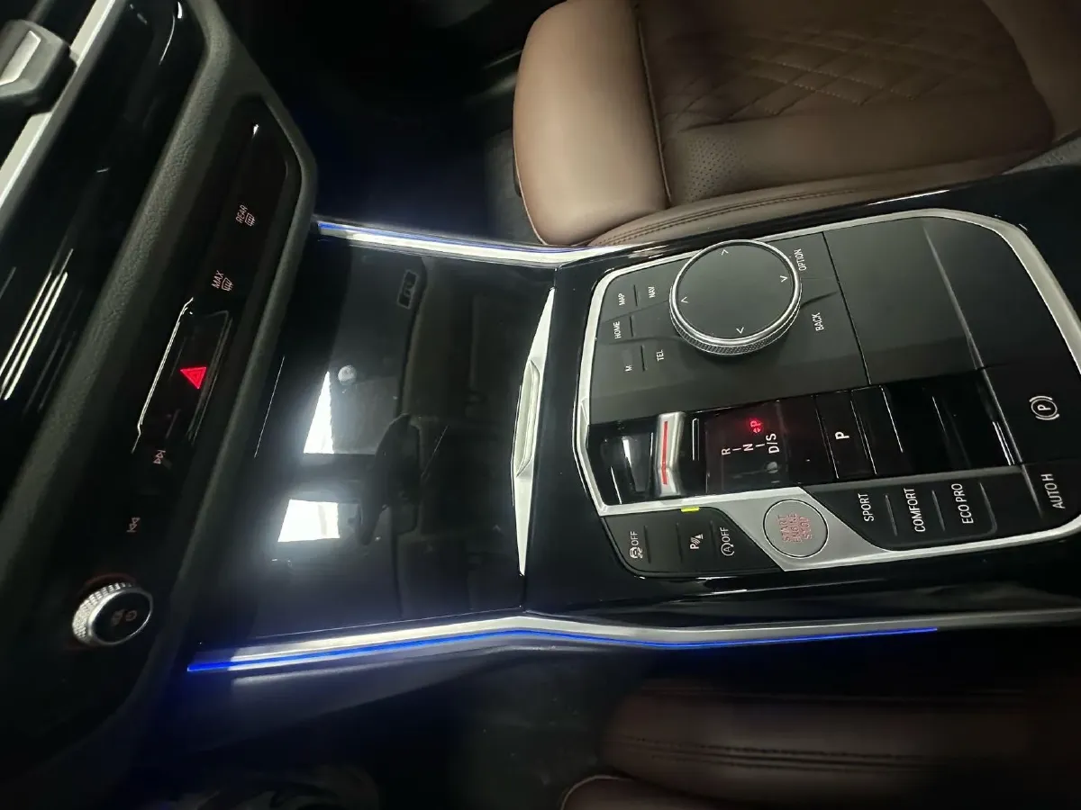 2023 BMW 3 Series 2.0T 156HP L4 8AT,autocango,china used car exporter,china ev exporter,chinese used car exporter,chinese used ev exporter