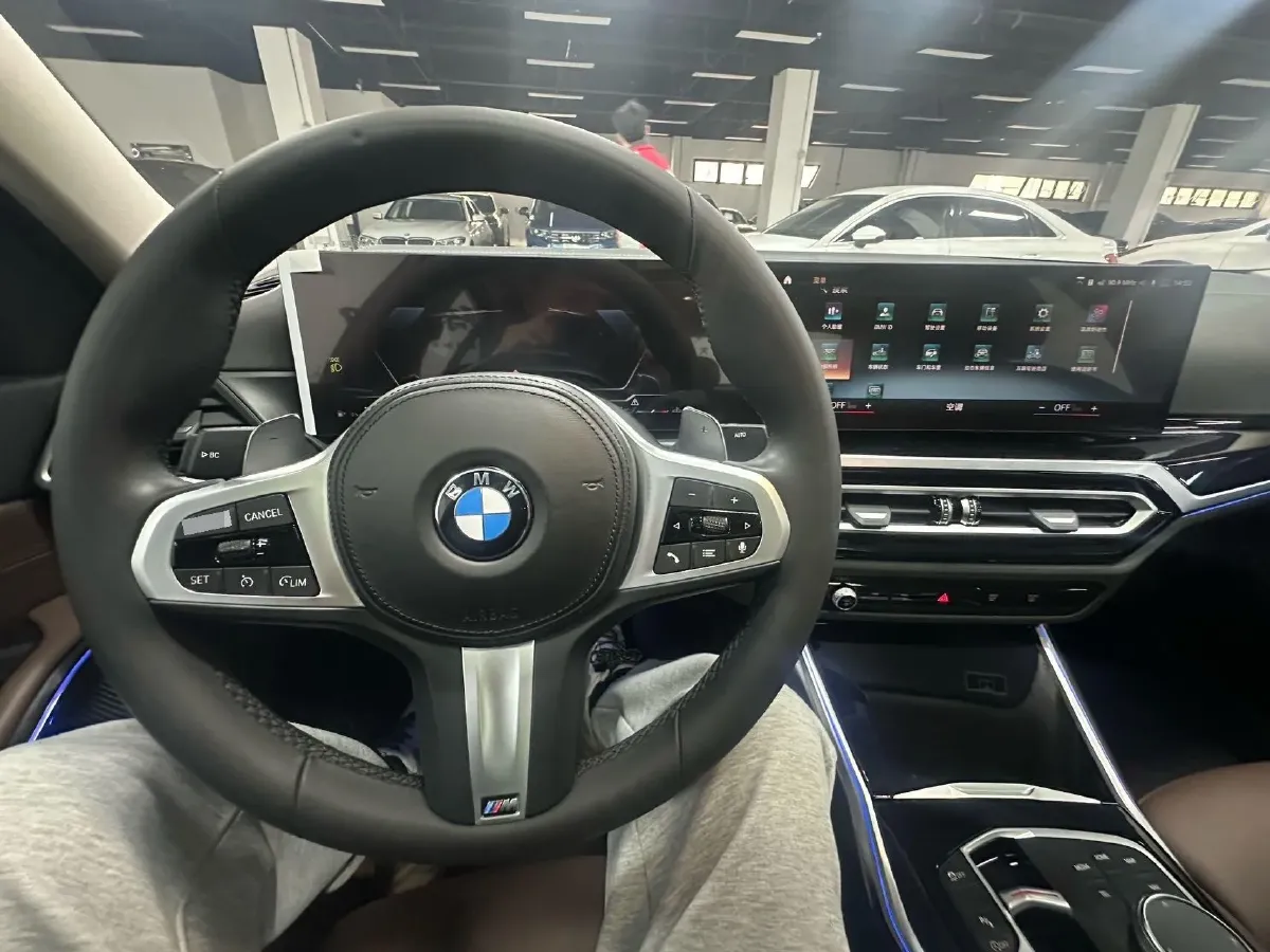2023 BMW 3 Series 2.0T 156HP L4 8AT,autocango,china used car exporter,china ev exporter,chinese used car exporter,chinese used ev exporter