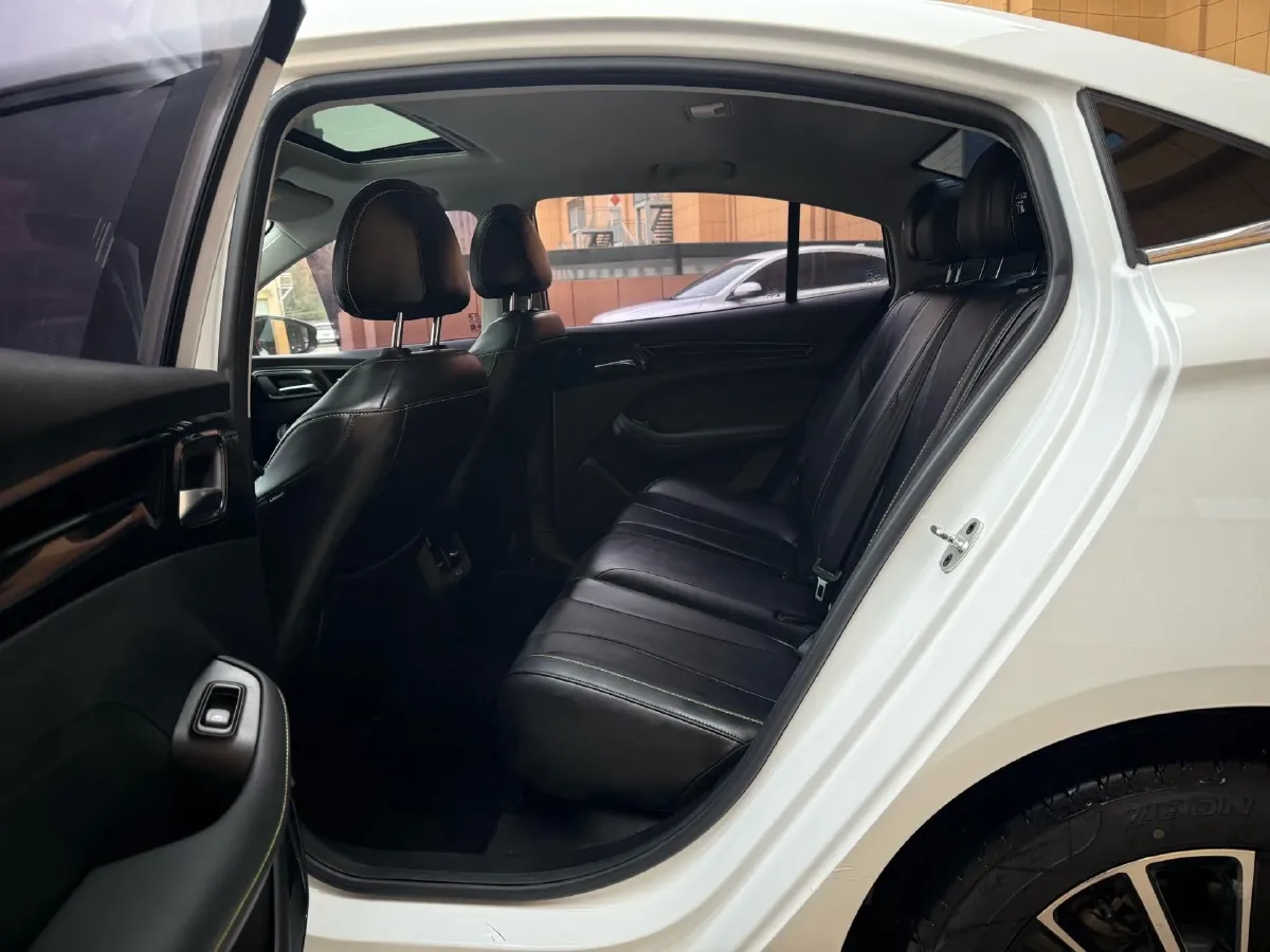 2021 Roewe i5 1.5L 120HP L4 CVT,autocango,china used car exporter,china ev exporter,chinese used car exporter,chinese used ev exporter