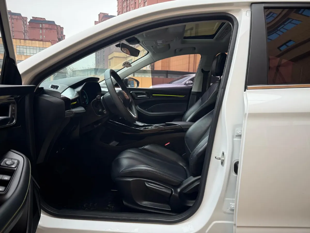 2021 Roewe i5 1.5L 120HP L4 CVT,autocango,china used car exporter,china ev exporter,chinese used car exporter,chinese used ev exporter