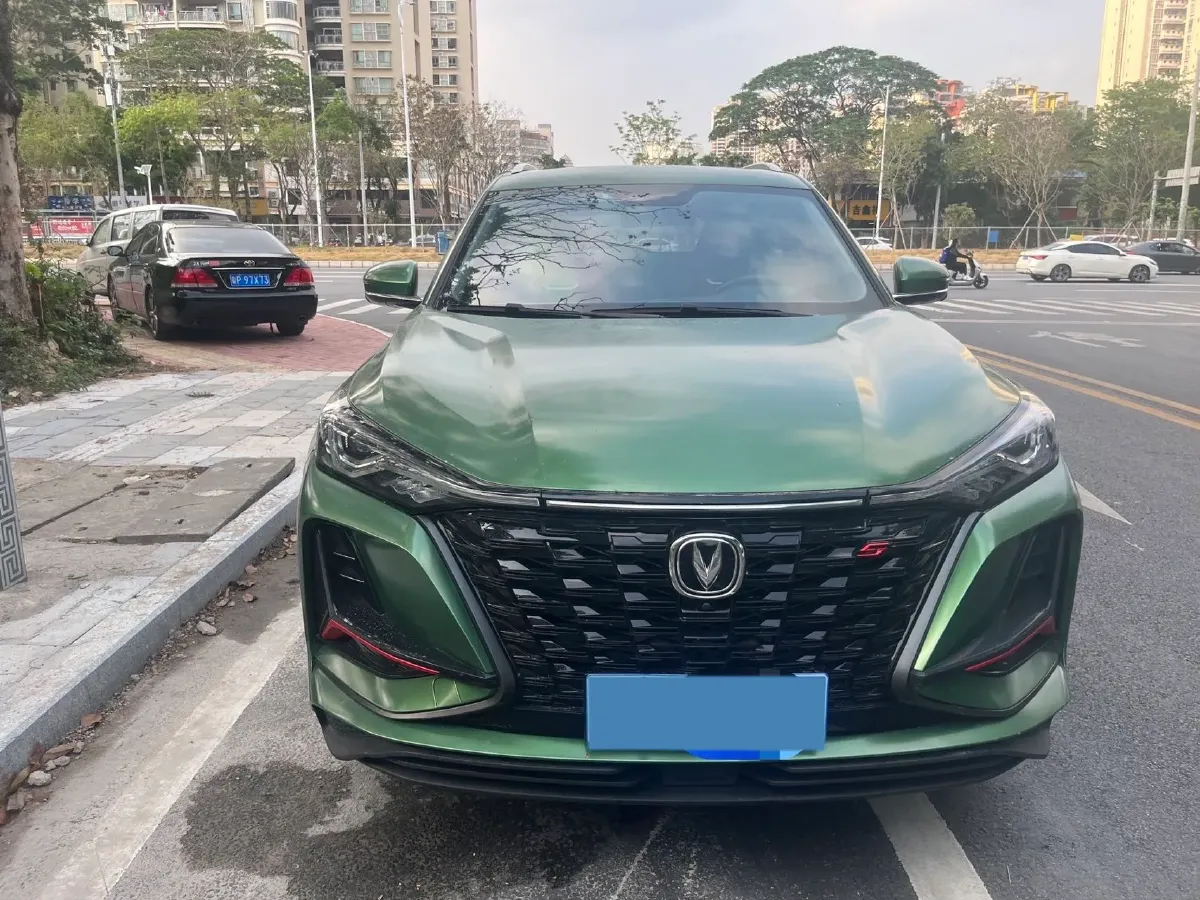 2022 ChangAn CS75 Plus 1.5T 178HP L4 6AT,autocango,china used car exporter,china ev exporter,chinese used car exporter,chinese used ev exporter