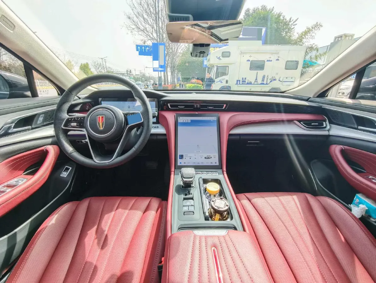 2025 HongQi H5 1.5T 150HP L4 1DHT PHEV,autocango,china used car exporter,china ev exporter,chinese used car exporter,chinese used ev exporter