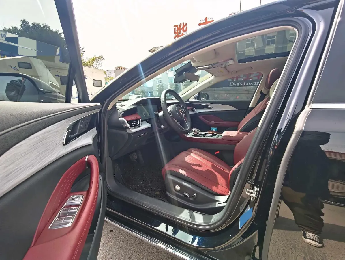 2025 HongQi H5 1.5T 150HP L4 1DHT PHEV,autocango,china used car exporter,china ev exporter,chinese used car exporter,chinese used ev exporter