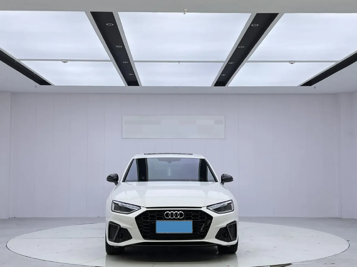 2023 Audi A4L 2.0T 190HP L4 7DCT,autocango,china used car exporter,china ev exporter,chinese used car exporter,chinese used ev exporter