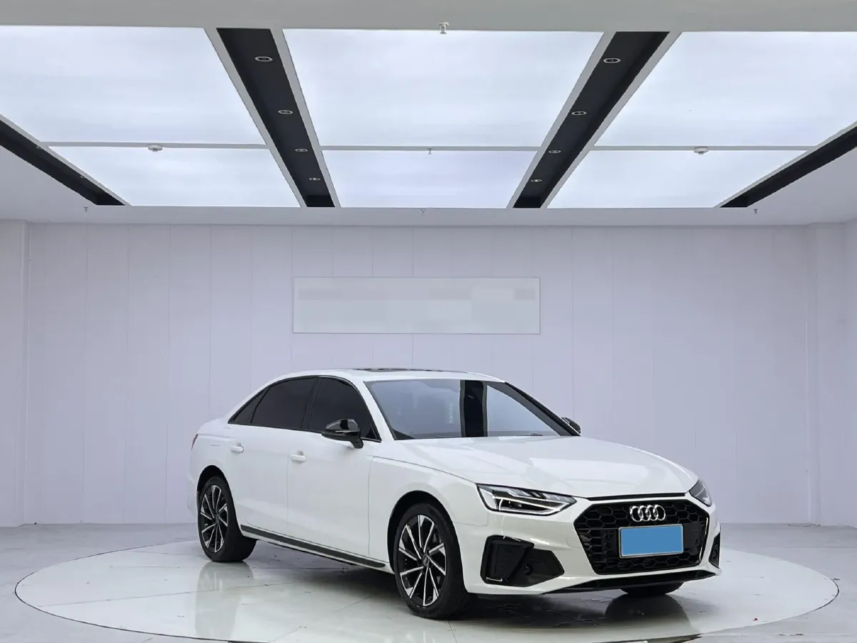 2023 Audi A4L 2.0T 190HP L4 7DCT,autocango,china used car exporter,china ev exporter,chinese used car exporter,chinese used ev exporter