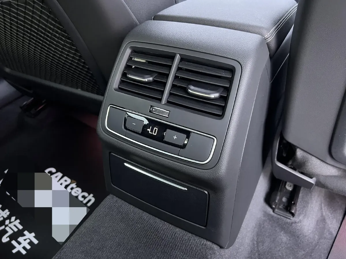 2023 Audi A4L 2.0T 190HP L4 7DCT,autocango,china used car exporter,china ev exporter,chinese used car exporter,chinese used ev exporter