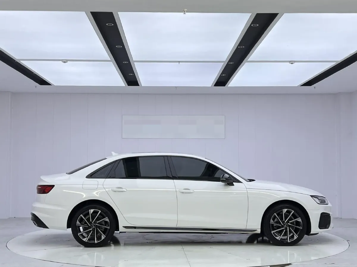 2023 Audi A4L 2.0T 190HP L4 7DCT,autocango,china used car exporter,china ev exporter,chinese used car exporter,chinese used ev exporter