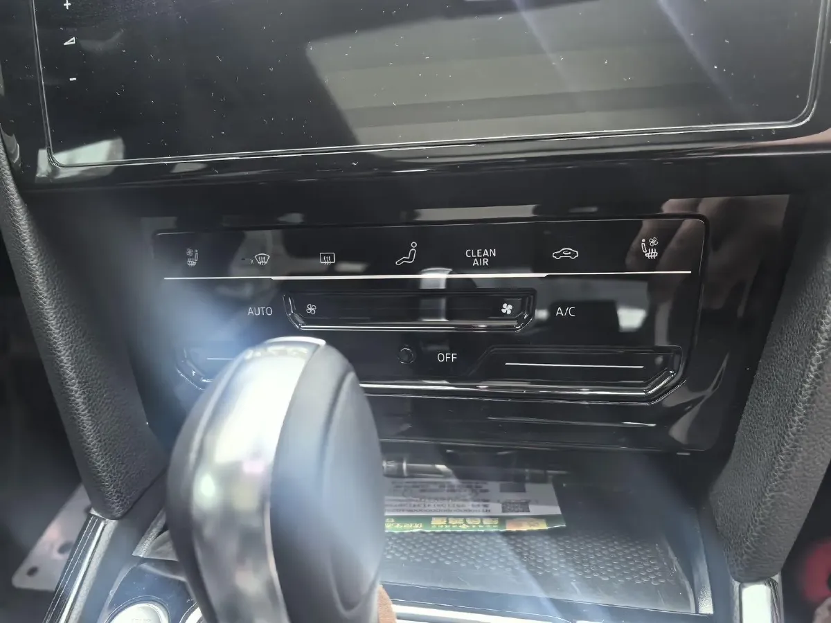 2024 Volkswagen Magotan 2.0T 186HP L4 7DCT,autocango,china used car exporter,china ev exporter,chinese used car exporter,chinese used ev exporter