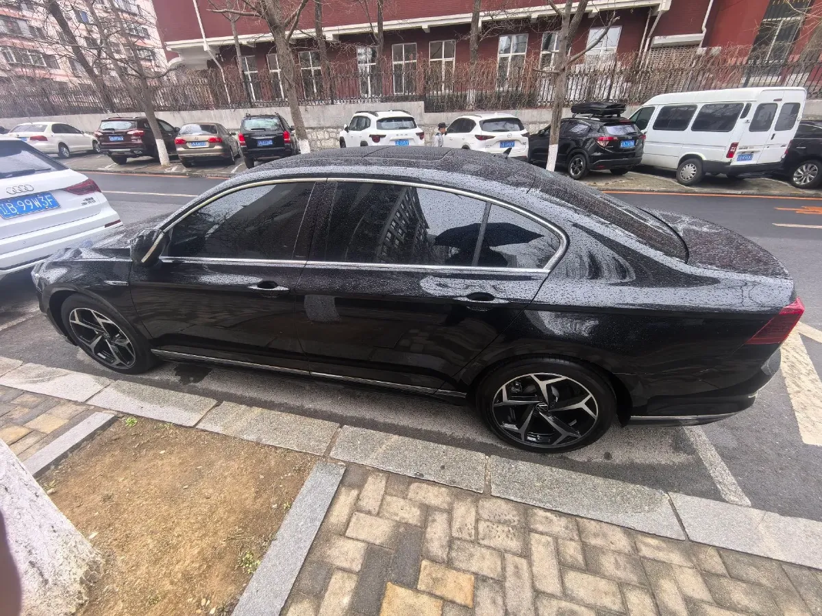 2024 Volkswagen Magotan 2.0T 186HP L4 7DCT,autocango,china used car exporter,china ev exporter,chinese used car exporter,chinese used ev exporter