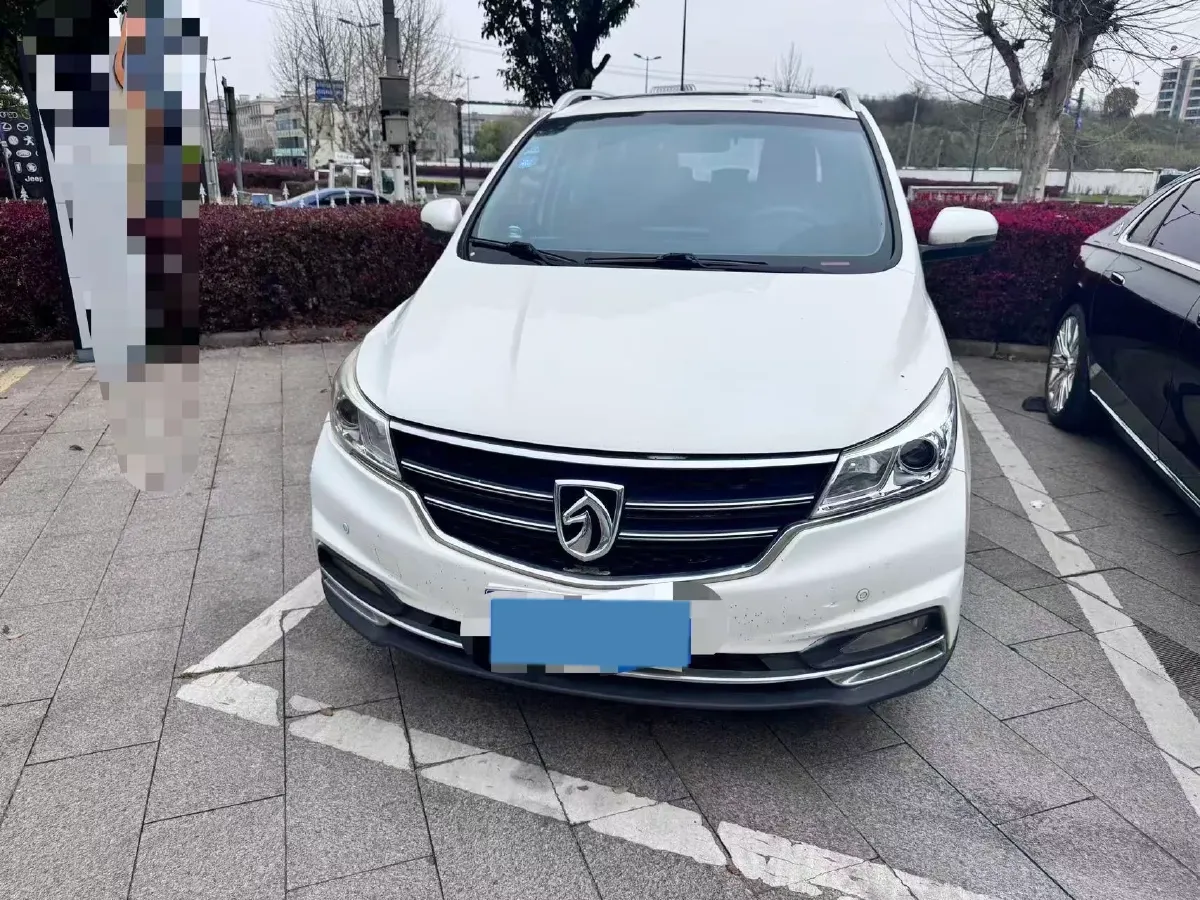 2017 BaoJun 730 1.5T 150HP L4 6MT,autocango,china used car exporter,china ev exporter,chinese used car exporter,chinese used ev exporter