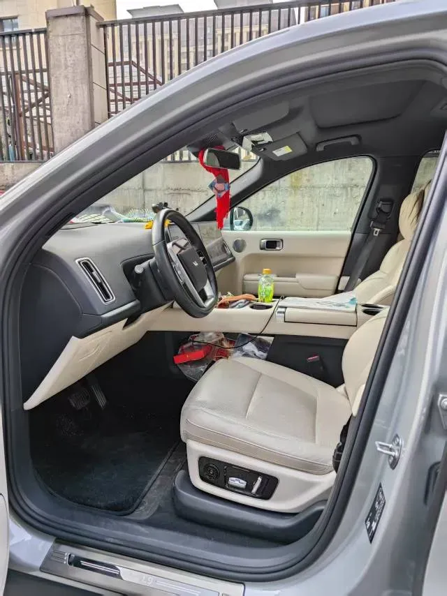 2024 Li L9 Range Extended 154HP REEV 52.3KWH,autocango,china used car exporter,china ev exporter,chinese used car exporter,chinese used ev exporter