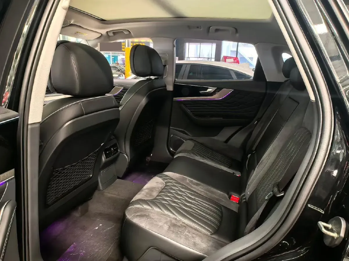 2022 HongQi HS5 2.0T 224HP L4 6AT,autocango,china used car exporter,china ev exporter,chinese used car exporter,chinese used ev exporter