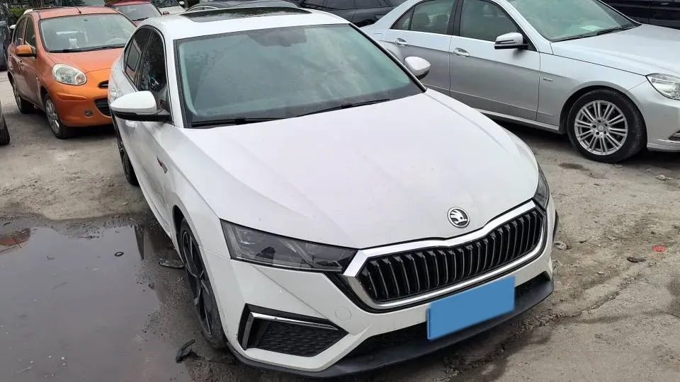 2021 Skoda Octavia 1.4T 150HP L4 7DCT,autocango,china used car exporter,china ev exporter,chinese used car exporter,chinese used ev exporter
