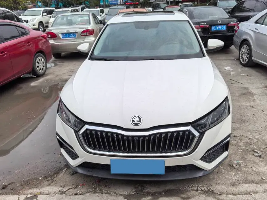 2021 Skoda Octavia 1.4T 150HP L4 7DCT,autocango,china used car exporter,china ev exporter,chinese used car exporter,chinese used ev exporter