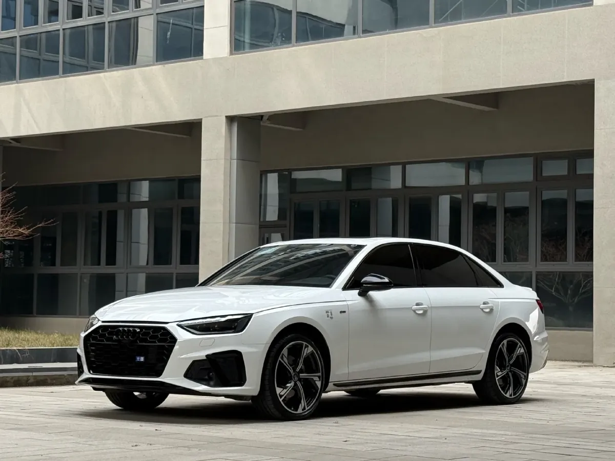 2024 Audi A4L 2.0T 190HP L4 7DCT,autocango,china used car exporter,china ev exporter,chinese used car exporter,chinese used ev exporter