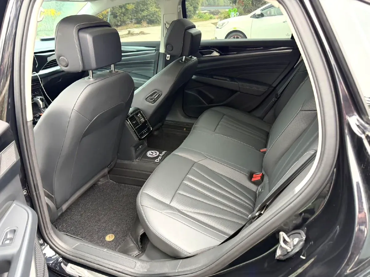 2025 Volkswagen Passat 2.0T 186HP L4 7DCT,autocango,china used car exporter,china ev exporter,chinese used car exporter,chinese used ev exporter