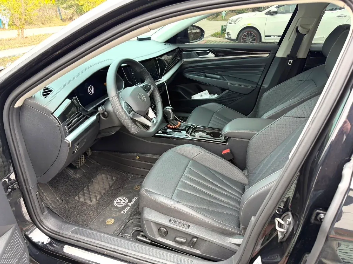 2025 Volkswagen Passat 2.0T 186HP L4 7DCT,autocango,china used car exporter,china ev exporter,chinese used car exporter,chinese used ev exporter