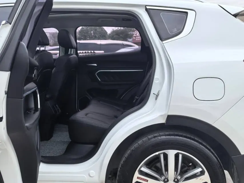 2017 Haval H6 1.5T 169HP L4 7DCT,autocango,china used car exporter,china ev exporter,chinese used car exporter,chinese used ev exporter