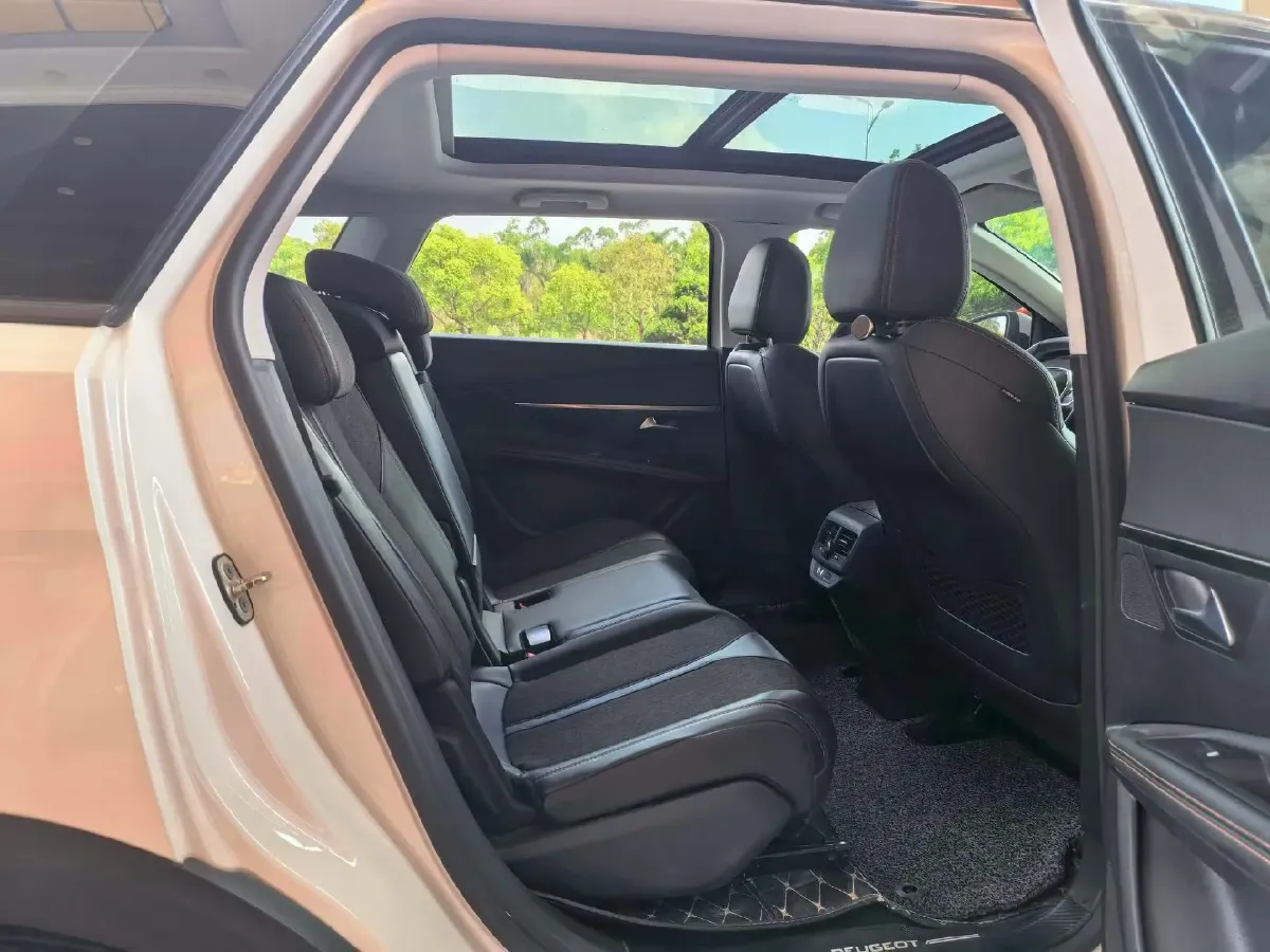 2019 Peugeot 5008 1.8T 204HP L4 6AT,autocango,china used car exporter,china ev exporter,chinese used car exporter,chinese used ev exporter