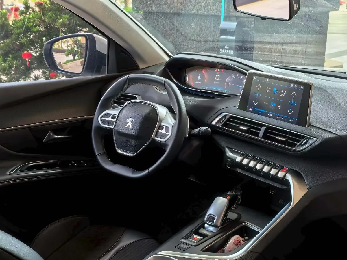 2019 Peugeot 5008 1.8T 204HP L4 6AT,autocango,china used car exporter,china ev exporter,chinese used car exporter,chinese used ev exporter