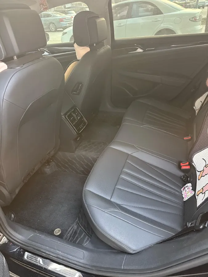 2025 Volkswagen Passat 2.0T 220HP L4 7DCT,autocango,china used car exporter,china ev exporter,chinese used car exporter,chinese used ev exporter