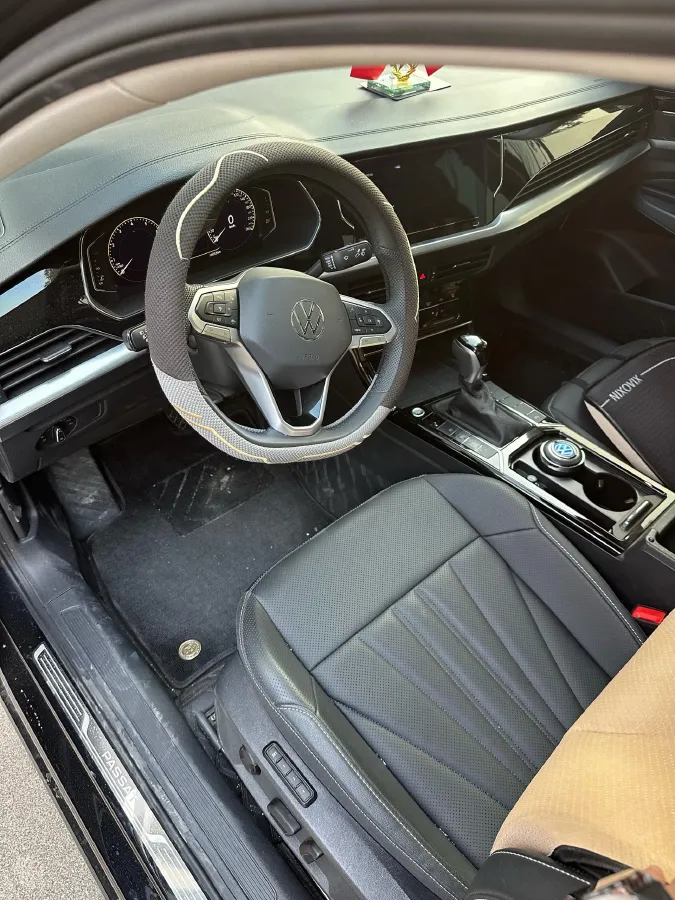 2025 Volkswagen Passat 2.0T 220HP L4 7DCT,autocango,china used car exporter,china ev exporter,chinese used car exporter,chinese used ev exporter