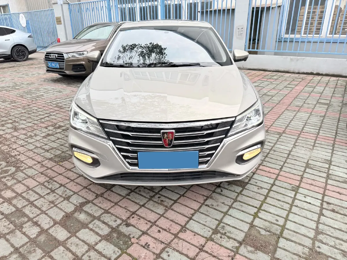 2020 Roewe i5 1.5L 120HP L4 CVT,autocango,china used car exporter,china ev exporter,chinese used car exporter,chinese used ev exporter