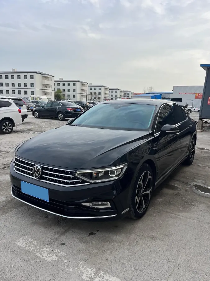 2023 Volkswagen Magotan 2.0T 186HP L4 7DCT,autocango,china used car exporter,china ev exporter,chinese used car exporter,chinese used ev exporter