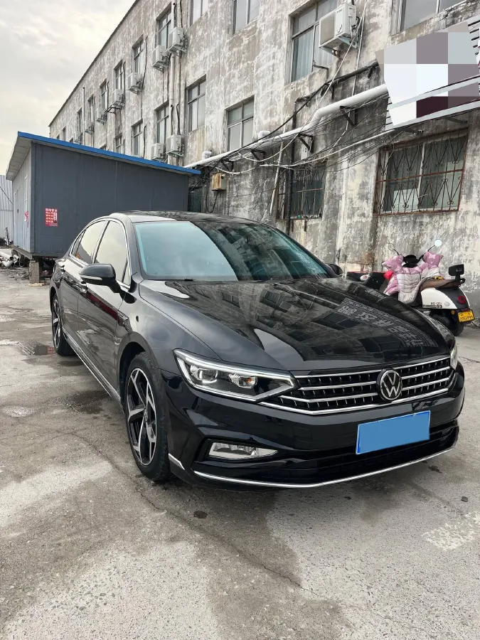 2023 Volkswagen Magotan 2.0T 186HP L4 7DCT,autocango,china used car exporter,china ev exporter,chinese used car exporter,chinese used ev exporter