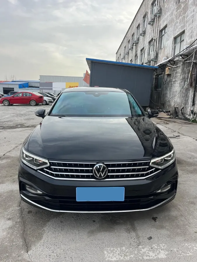 2023 Volkswagen Magotan 2.0T 186HP L4 7DCT,autocango,china used car exporter,china ev exporter,chinese used car exporter,chinese used ev exporter