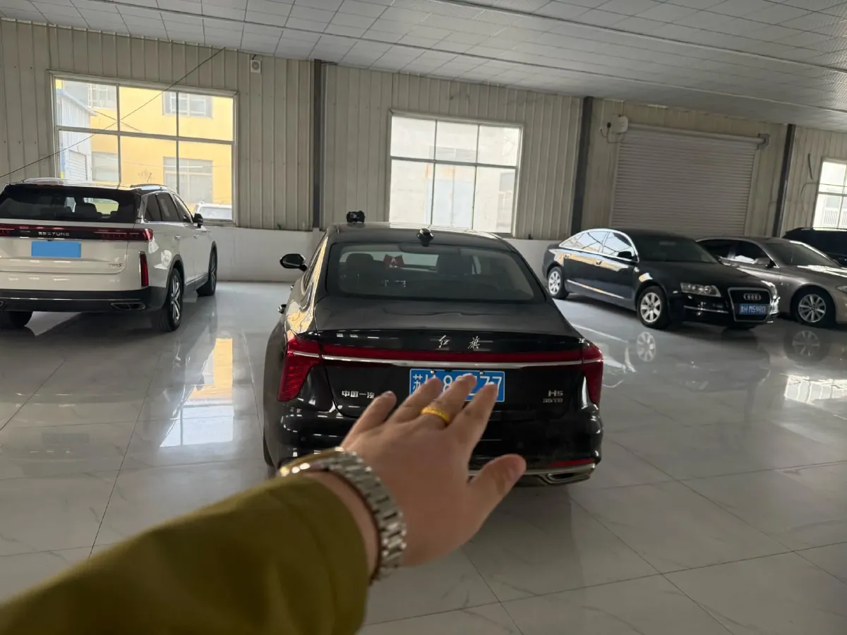 2024 HongQi H5 2.0T 224HP L4 8AT,autocango,china used car exporter,china ev exporter,chinese used car exporter,chinese used ev exporter