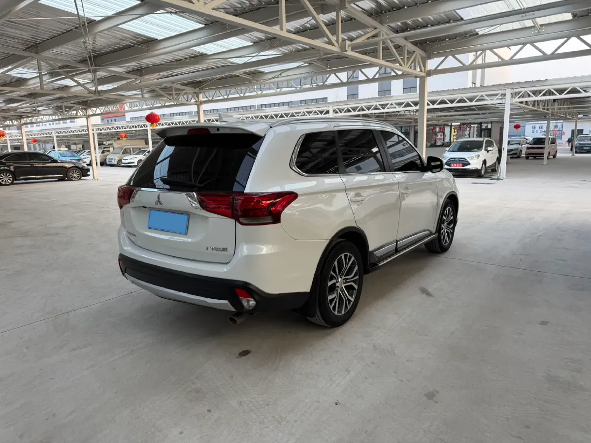 2018 Mitsubishi Outlander 2.0L 166HP L4 CVT,autocango,china used car exporter,china ev exporter,chinese used car exporter,chinese used ev exporter