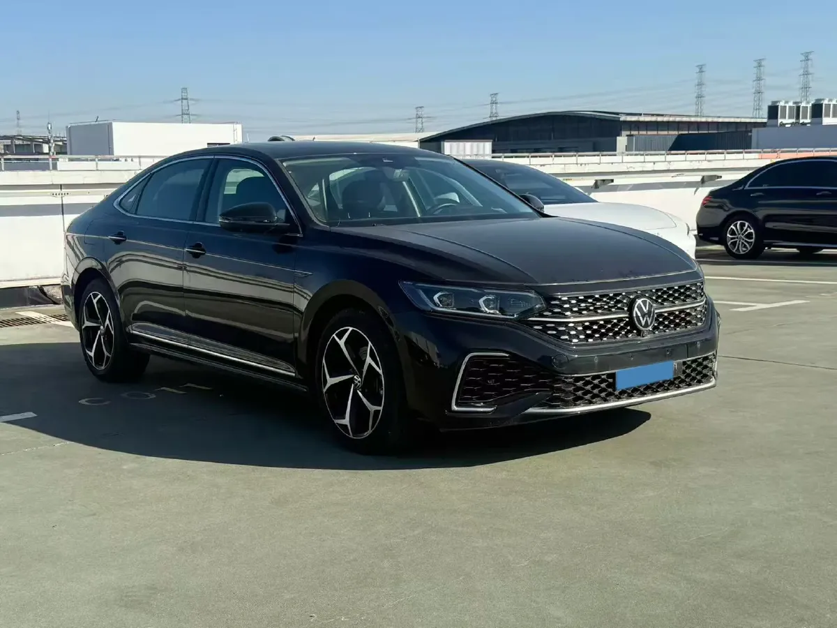 2024 Volkswagen Passat 2.0T 220HP L4 7DCT,autocango,china used car exporter,china ev exporter,chinese used car exporter,chinese used ev exporter