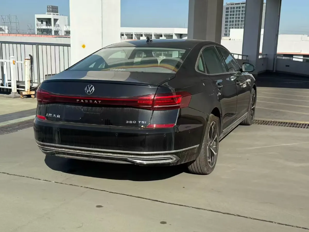 2024 Volkswagen Passat 2.0T 220HP L4 7DCT,autocango,china used car exporter,china ev exporter,chinese used car exporter,chinese used ev exporter