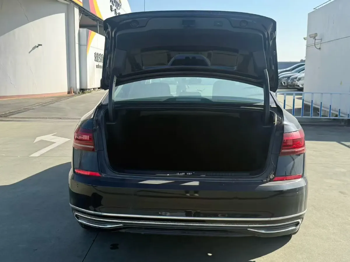 2024 Volkswagen Passat 2.0T 220HP L4 7DCT,autocango,china used car exporter,china ev exporter,chinese used car exporter,chinese used ev exporter