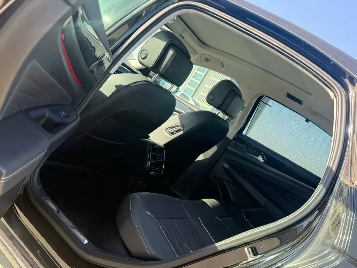 2024 Volkswagen Passat 2.0T 220HP L4 7DCT,autocango,china used car exporter,china ev exporter,chinese used car exporter,chinese used ev exporter