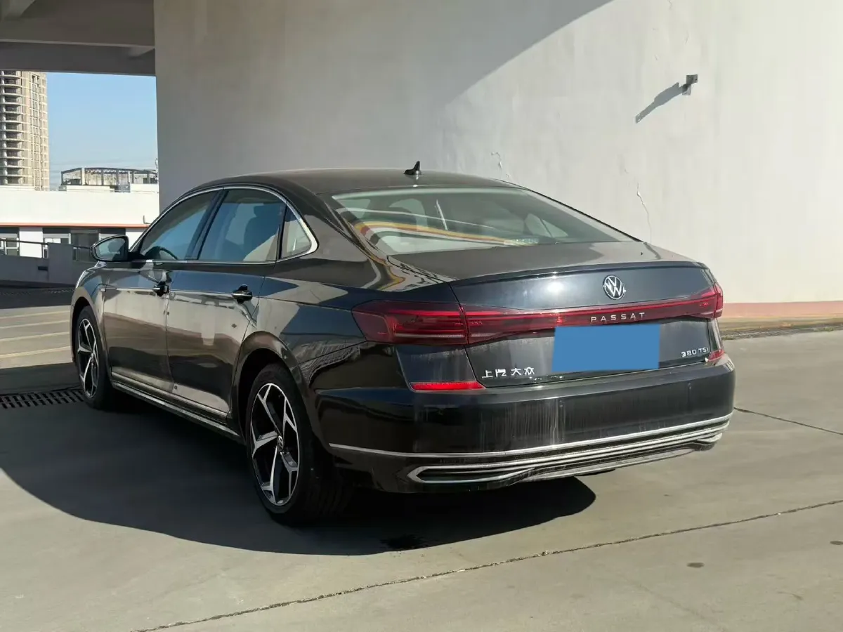2024 Volkswagen Passat 2.0T 220HP L4 7DCT,autocango,china used car exporter,china ev exporter,chinese used car exporter,chinese used ev exporter