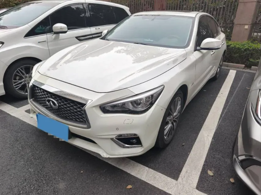 2018 Jeep Grand Commander 2.0T 265HP L4 9AT,autocango,china used car exporter,china ev exporter,chinese used car exporter,chinese used ev exporter