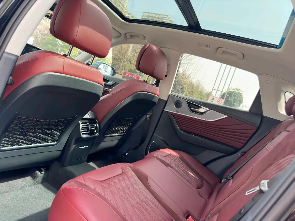 2023 HongQi HS5 2.0T 252HP L4 8AT,autocango,china used car exporter,china ev exporter,chinese used car exporter,chinese used ev exporter