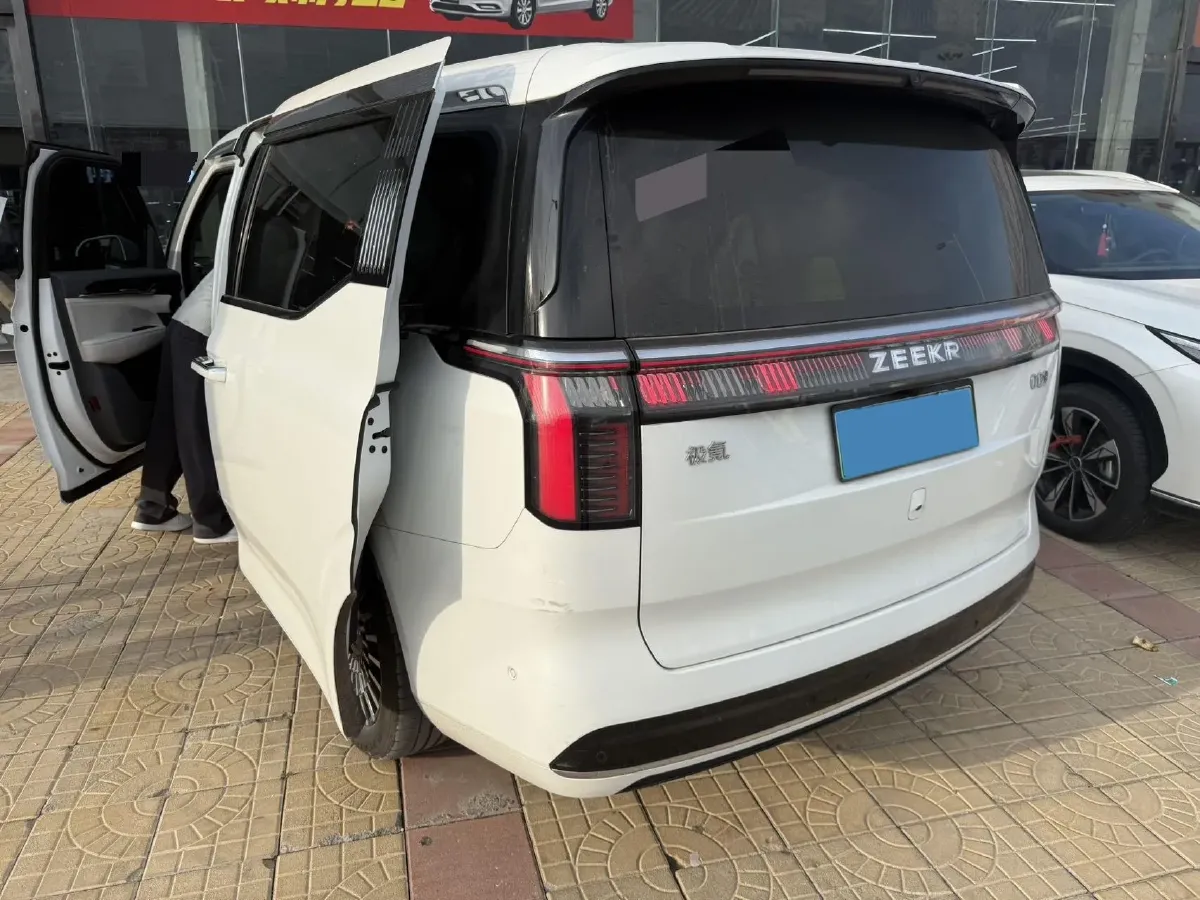 2024 Zeekr 009 BEV 108KWH,autocango,china used car exporter,china ev exporter,chinese used car exporter,chinese used ev exporter