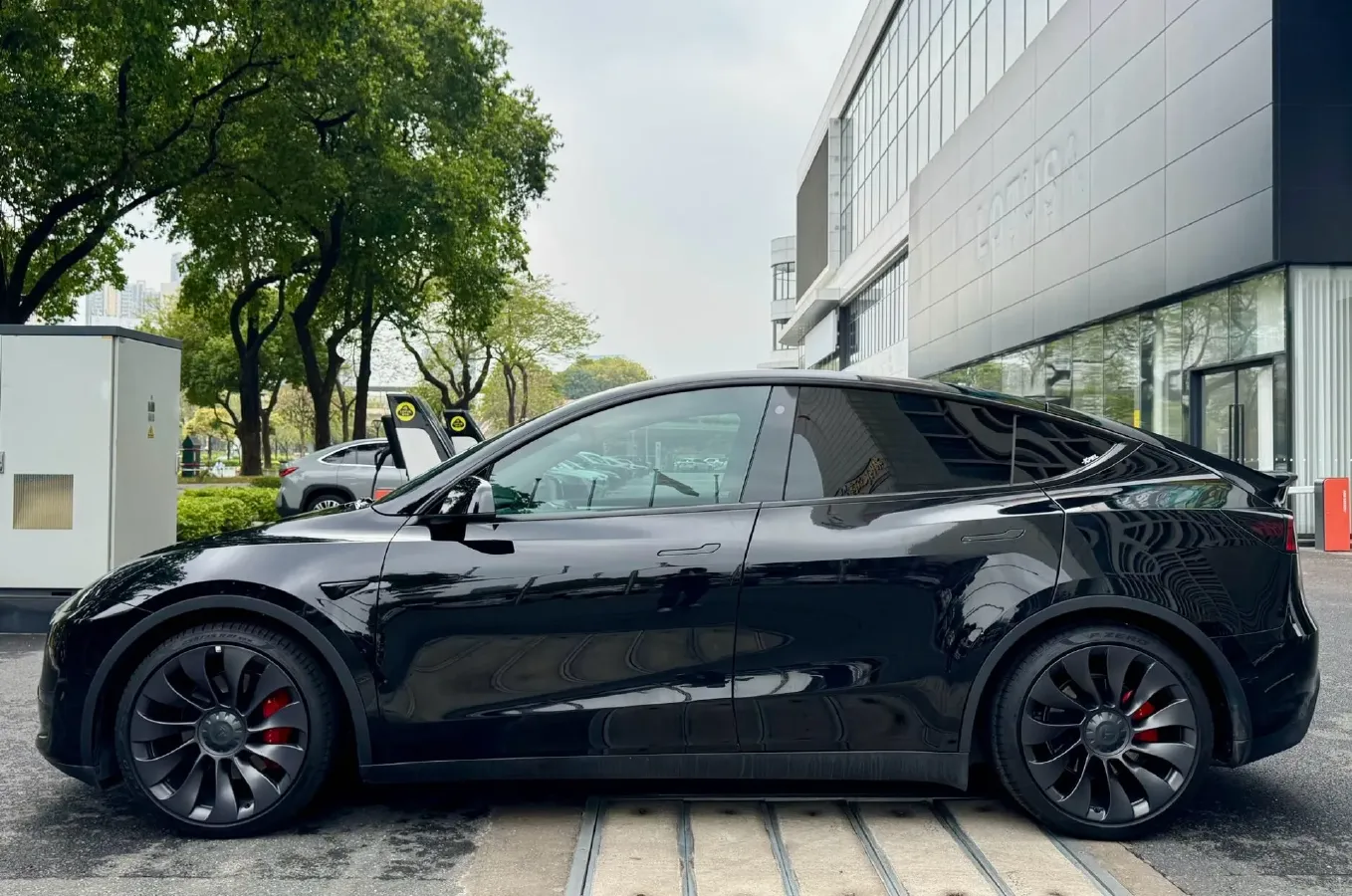 2021 Tesla Model Y BEV 78.4KWH,autocango,china used car exporter,china ev exporter,chinese used car exporter,chinese used ev exporter
