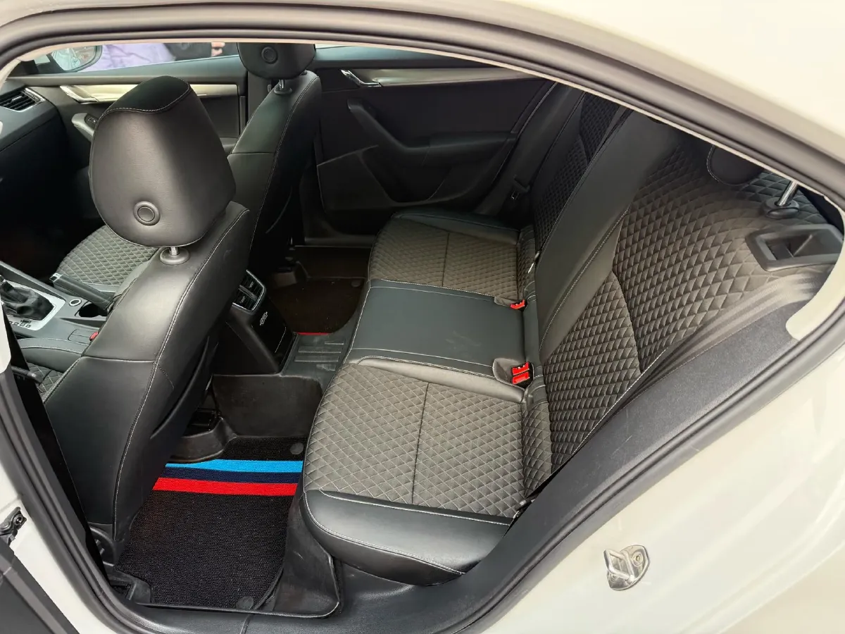 2019 Skoda Octavia 1.5L 116HP L4 6AT,autocango,china used car exporter,china ev exporter,chinese used car exporter,chinese used ev exporter