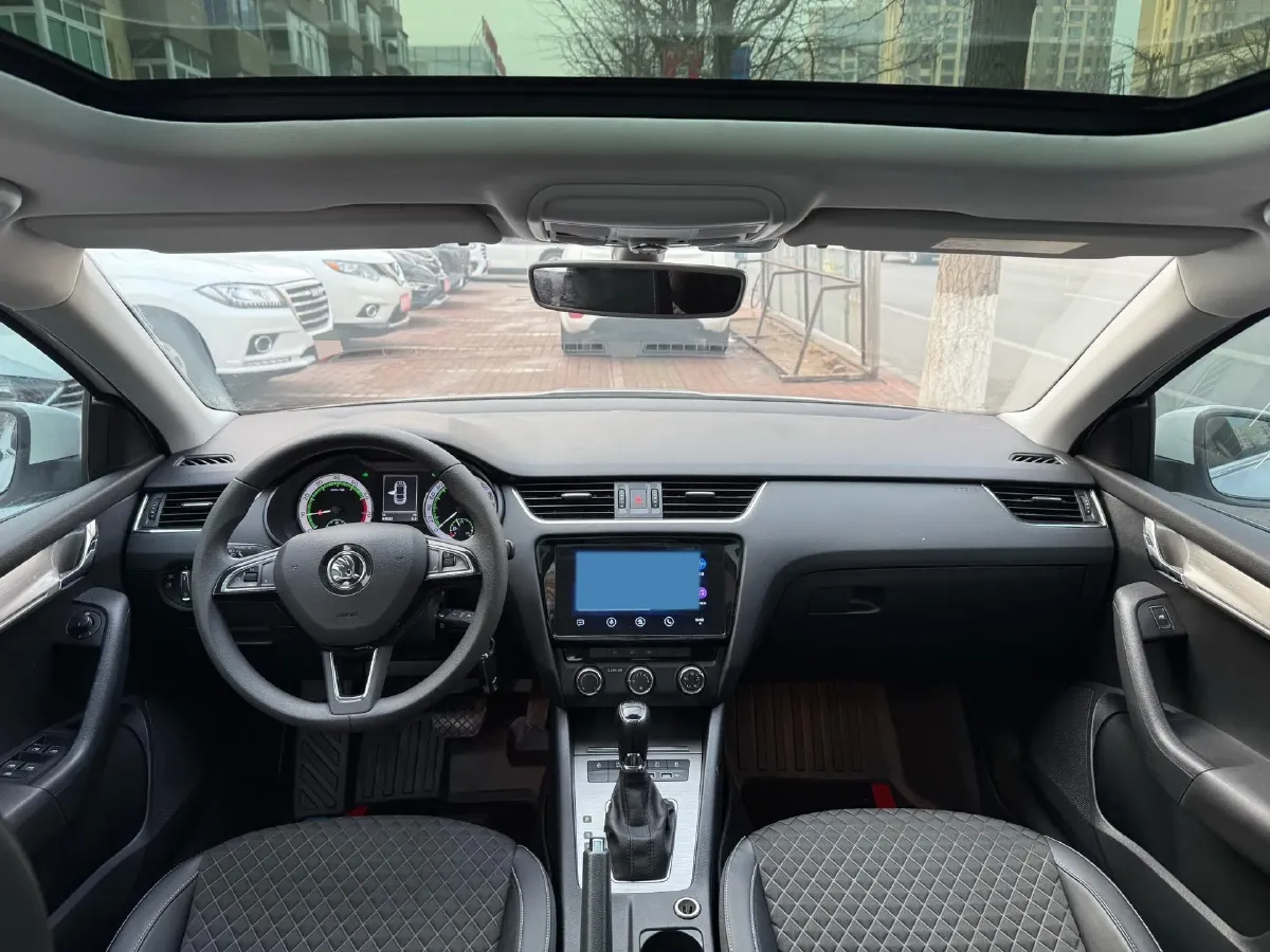 2019 Skoda Octavia 1.5L 116HP L4 6AT,autocango,china used car exporter,china ev exporter,chinese used car exporter,chinese used ev exporter