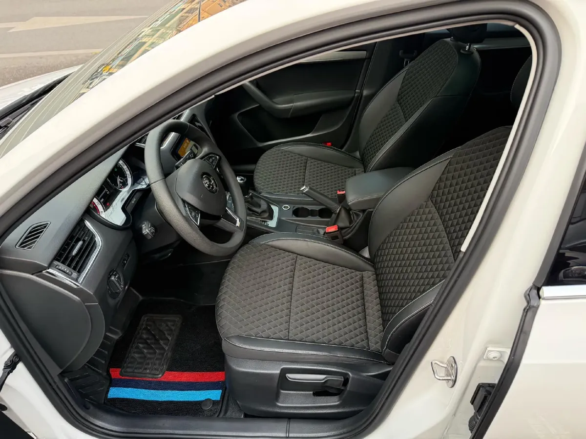 2019 Skoda Octavia 1.5L 116HP L4 6AT,autocango,china used car exporter,china ev exporter,chinese used car exporter,chinese used ev exporter