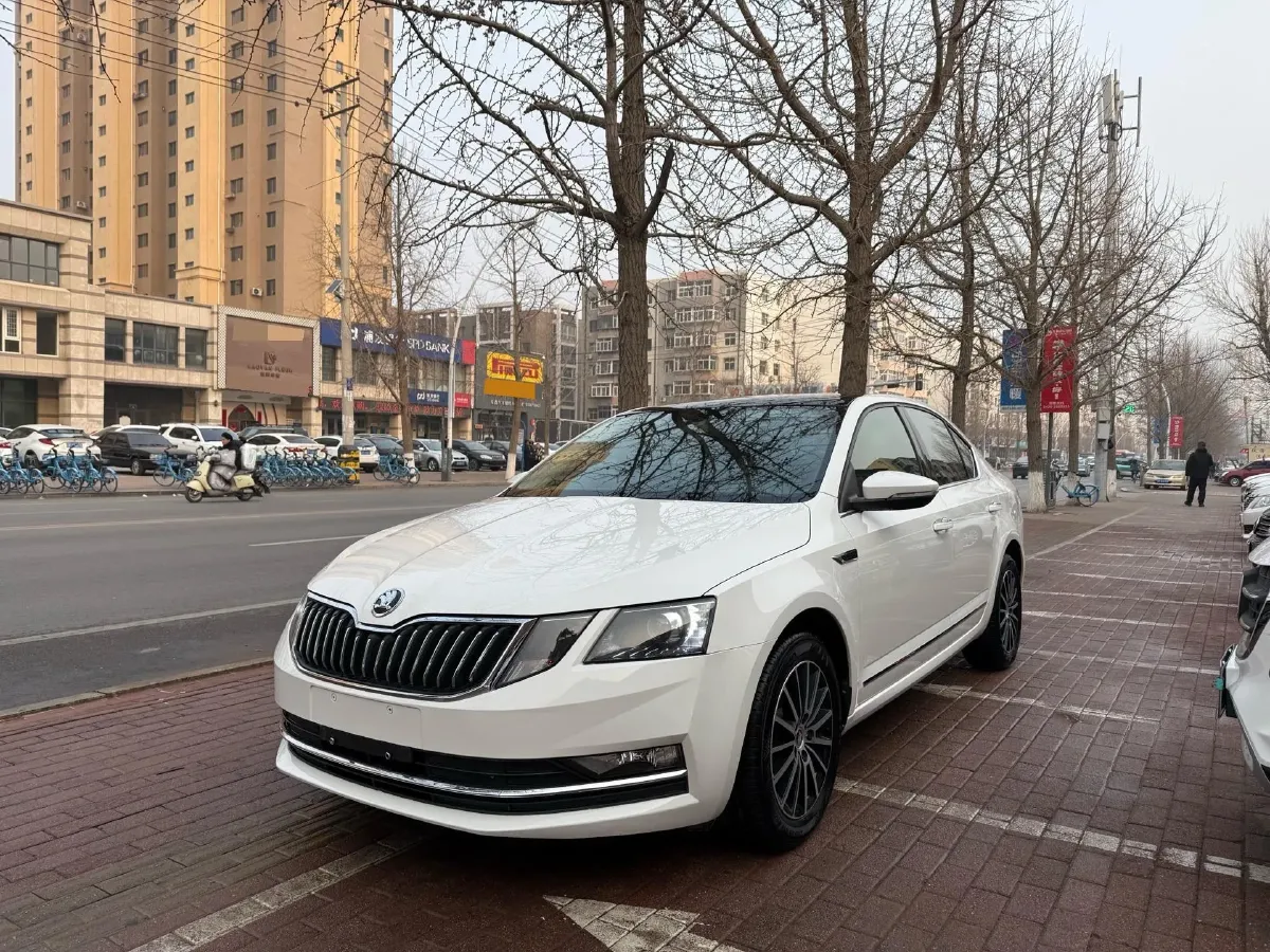 2019 Skoda Octavia 1.5L 116HP L4 6AT,autocango,china used car exporter,china ev exporter,chinese used car exporter,chinese used ev exporter
